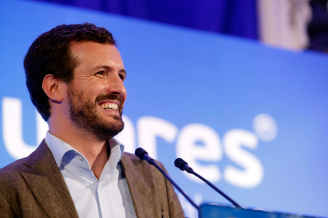 El presidente nacional del PP, Pablo Casado, en un acto con los afiliados en  Alhaurín el Grande (Málaga)