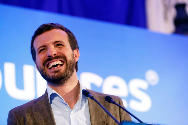 El presidente nacional del PP, Pablo Casado, en un acto con los afiliados en  Alhaurín el Grande (Málaga)