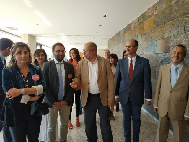 Francisco Igea, en el centro, durante su asistencia al 25 aniversario de la Fundación Intras.