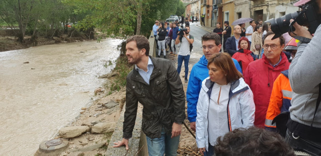 El presidente del PP, Pablo Casado, visita Ontinyent tras el paso de la DANA junto a la presidenta del PPCV, Isabel Bonig, y otros representantes públicos