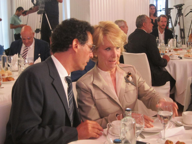 La expresidenta de Madrid, Esperanza Aguirre, en un desayuno informativo de Diario de Avisos