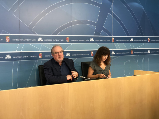 Rueda de prensa del secretario primero de la Mesa, José Francisco Martín, y de la secretaria general del Grupo Parlamentario Socialista, Patricia Gómez.