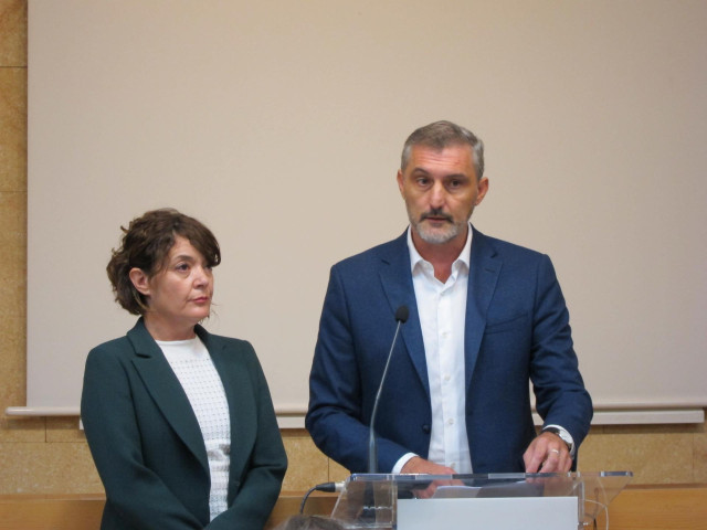 Óscar Urralburu, y María Giménez anuncian que abandonan Podemos para sumarse al proyecto Más Páis, de Íñigo Errejón
