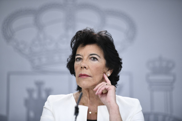 La Portavoz del Gobierno en funciones, Isabel Celaá, durante la rueda de prensa posterior al Consejo de Ministros del 27 de septiembre de 2019.