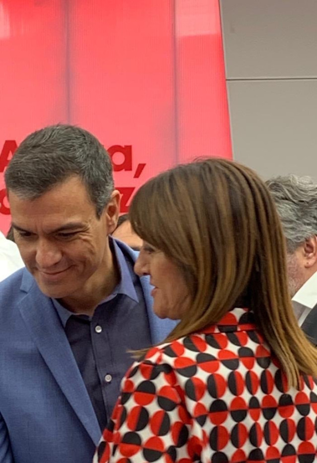 Idoia Mendia con Pedro Sánchez