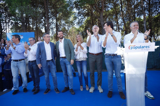 El presidente del PP, Pablo Casado, saluda durante el acto del Día del Afiliado del PP Aragón, en Zaragoza (Aragón /España) a 29 de septiembre de 2019.