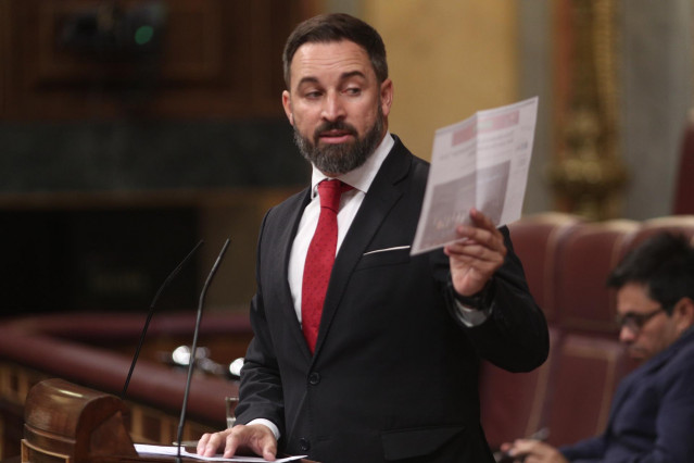 El presidente de VOX , Santiago Abascal,en la tribuna del el Congreso.