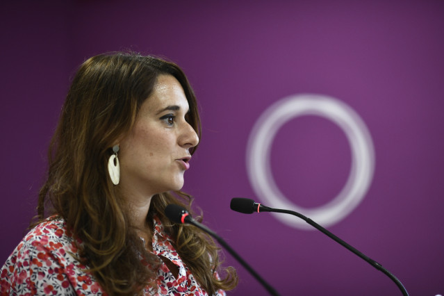La portavoz de Podemos, Noelia Vera, durante una rueda de prensa ofrecida tras el Consejo de Coordinación del partido.
