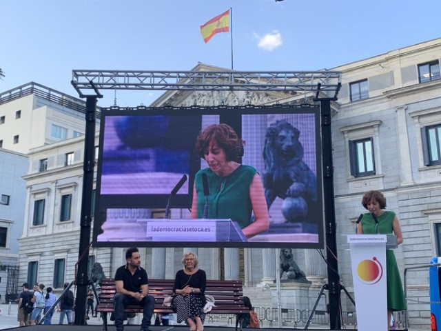 Irene Lozano, Manuel Carmena y J. A. Bayona en el acto de España Global