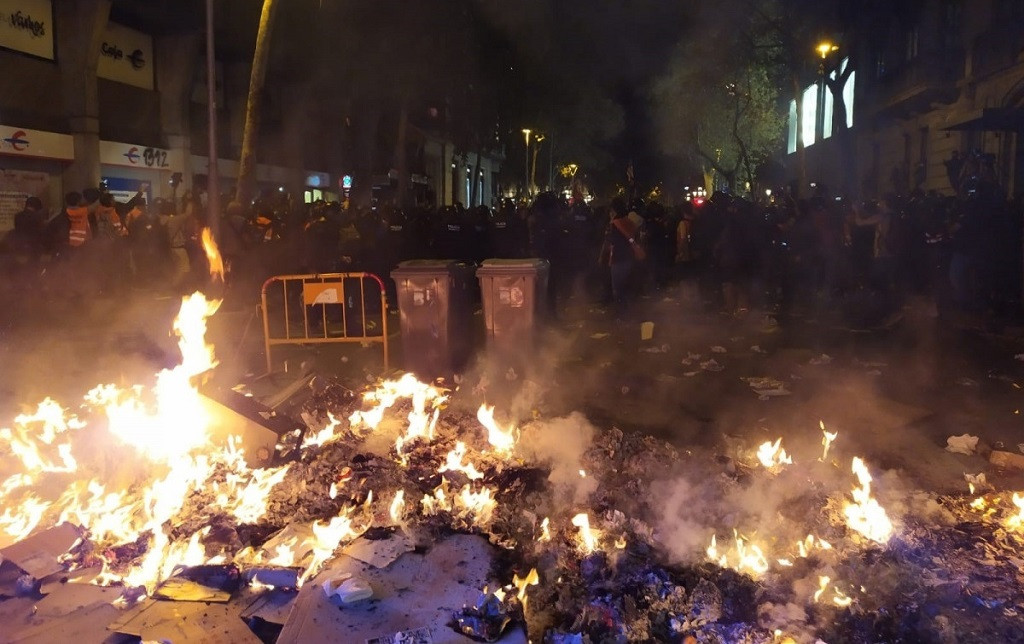 Graves disturbios en Barcelona tras la sentencia del procu00e9s