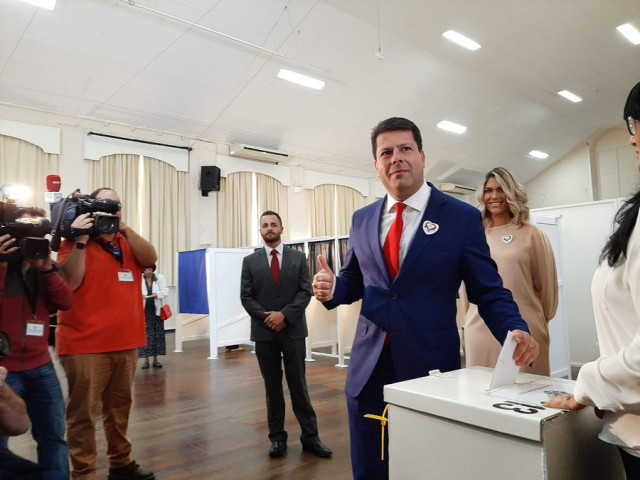 Fabian Picardo vota en las elecciones de Gibraltar 2019