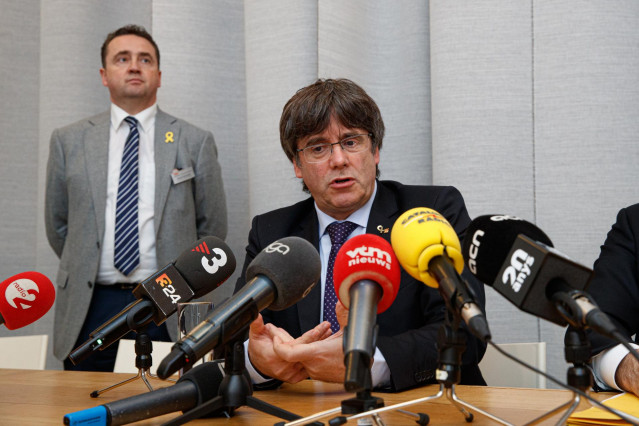 15 October 2019, Belgium, Roeselare: Carles Puigdemont, Former President of the Government of Catalonia, speaks during 