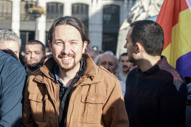 El secretario general de Podemos, Pablo Iglesias, asiste a la marcha de pensionistas, en la Puerta del Sol de Madrid (España) a 15 de octubre de 2019.