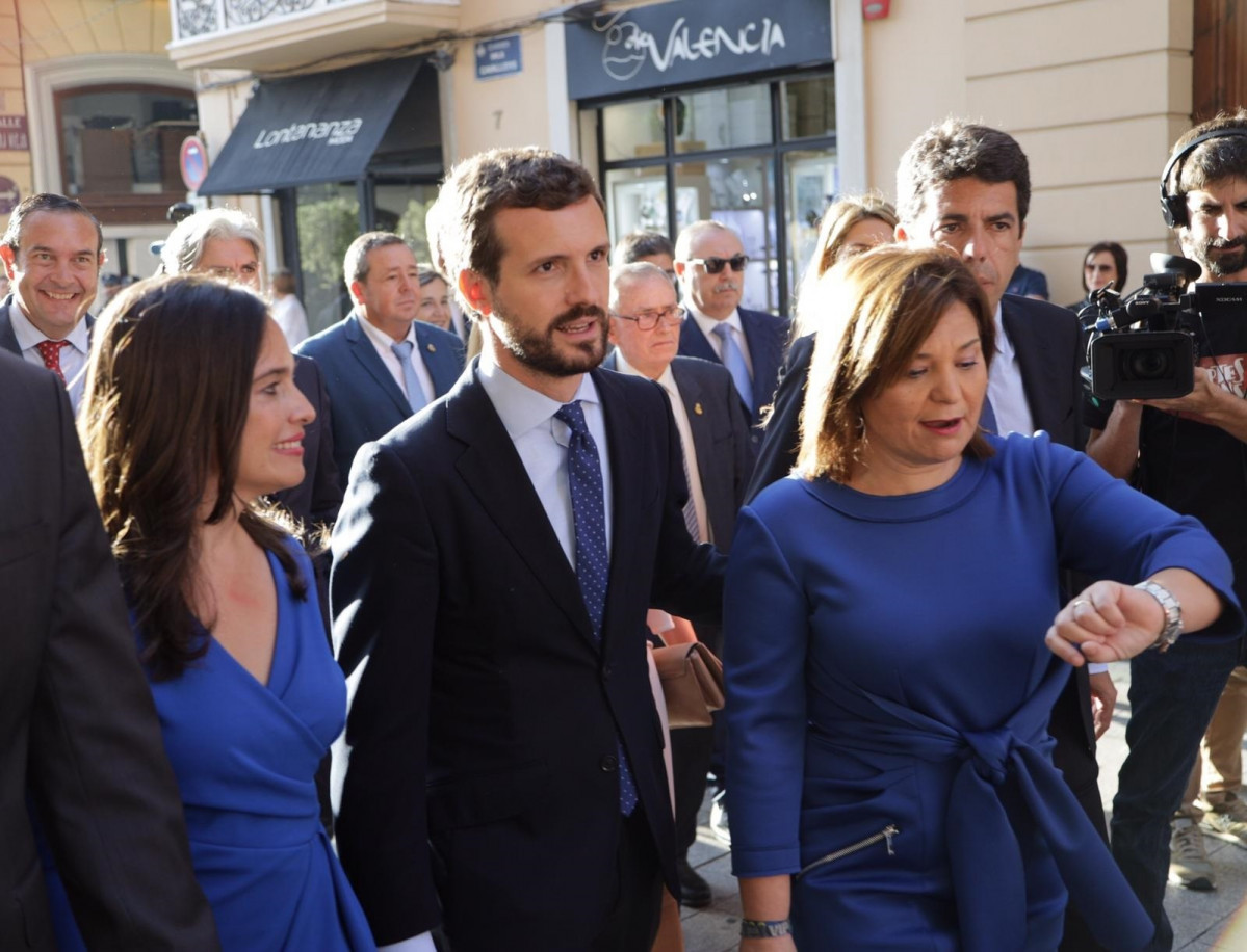 El líder del PP, Pablo Casado, a su llegada al Palau de la Generalitat Valenciana para los actos institucionales del 9 d'Octubre