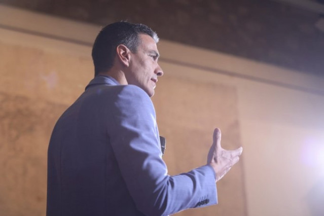 El presidente del Gobierno en funciones, Pedro Sánchez, en un mitin en Segovia de la precampaña del 10N