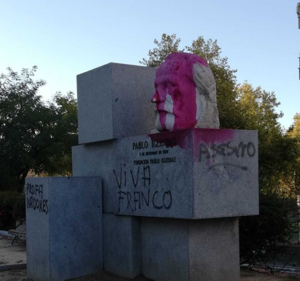 Ataque al busto de Pablo Iglesias