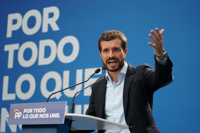 El presidente del PP y candidato del partido para el 10N, Pablo Casado, interviene en un acto electoral del Partido Popular en Vitoria a 1 de noviembre de 2019.