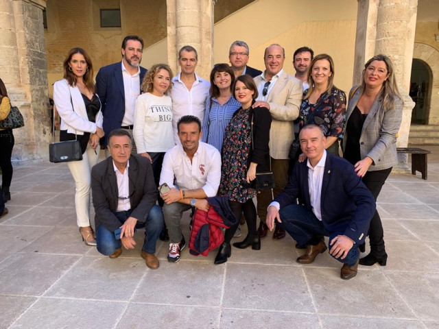 Arranque de la campaña electoral de Cs en la Fira Tots Sants de Cocentaina