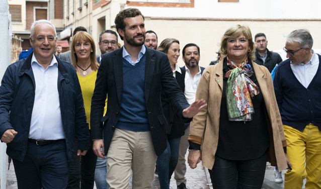 Pablo Casado, líder del PP y candidado a la Presidencia del Gobierno, asiste a la Feria del Champiñón en Autol, en La Rioja