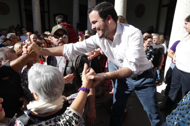 El coordinador federal de IU en un acto electoral en La Nau