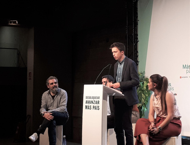 Raimundo Viejo, Juan Antonio Geraldes, Íñigo Errejón y Mireia Mollà (Más País) en un mitin de campaña en Barcelona por las elecciones generales del 10 de noviembre de 2019