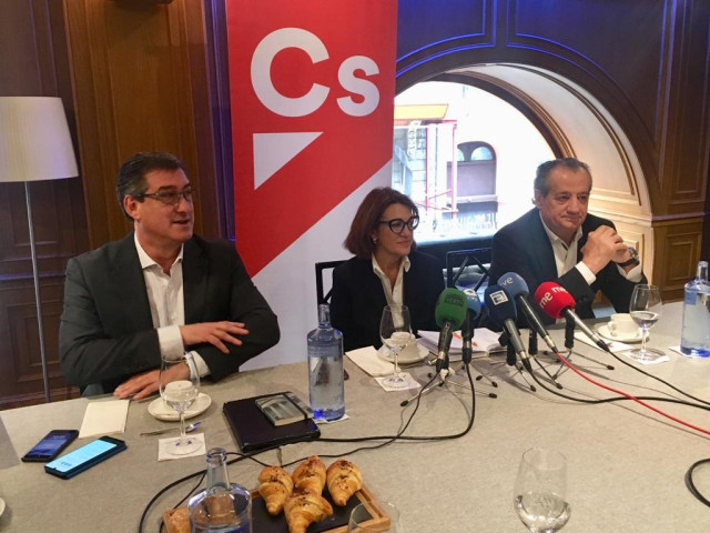 Ignacio Prendes, Soraya Rodríguez y Nicanor García