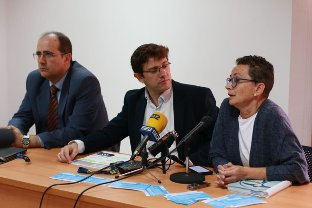 Intregrantes de la formación Por un Mundo Más Justo en rueda de prensa en Mérida