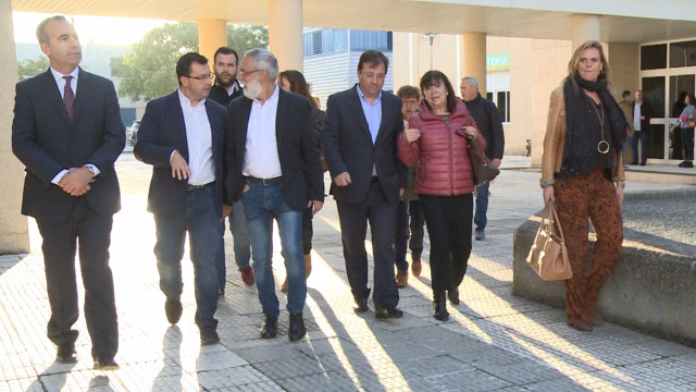 Cristina Narbona y Guillermo Fernández Vara visitan la Escuela Politécnica de Cáceres