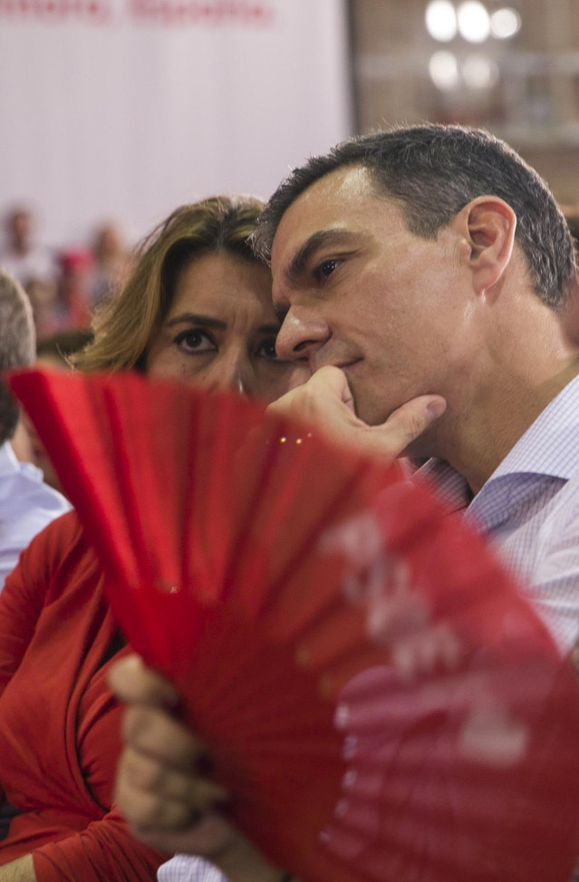 El secretario general del PSOE y presidente del Gobierno en funciones, Pedro Sánchez, junto a la secretaria general del PSOE-A, Susana Día, en una foto de archivo