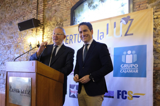 Teodoro García Egea en la tertulia 'La Luz'