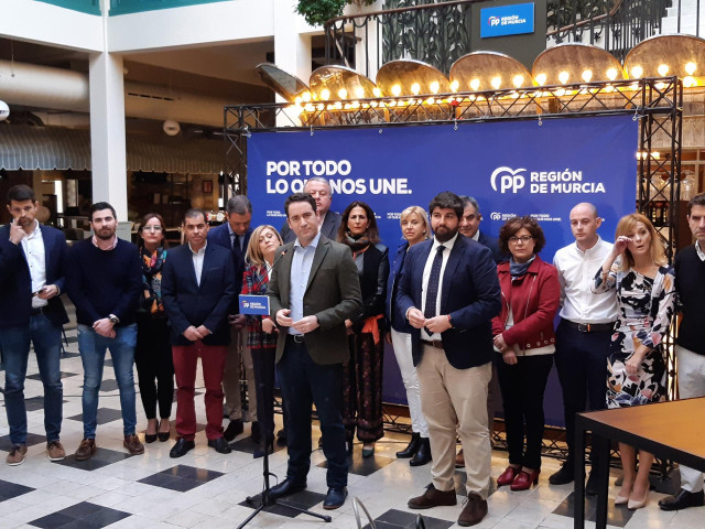 Teodoro García Egea y López Miras, en la rueda de prensa