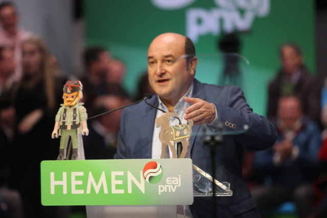 El presidente del PNV, Andoni Ortuzar, en el mitin de cierre de campaña del 10-N