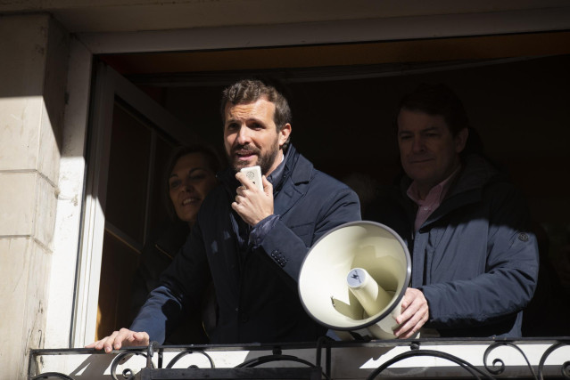 El líder del PP, Pablo Casado, durante un acto electoral en Palencia