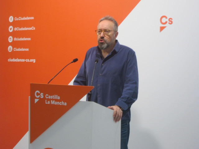 El candidato número uno al Congreso por Toledo, Juan Carlos Girauta, en rueda de prensa.