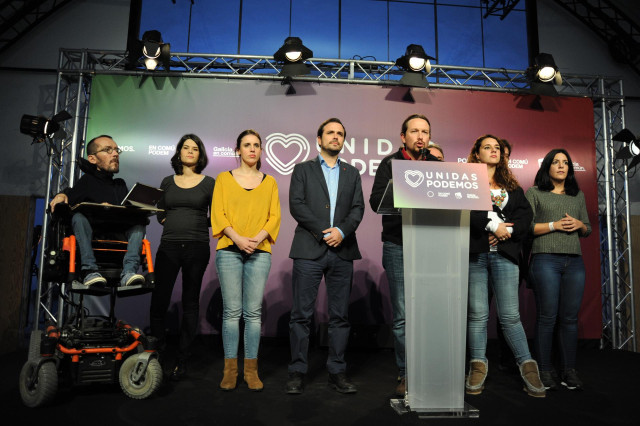 El líder de Podemos, Pablo Iglesias, valora los resultados del 10-N junto al resto de líderes de la formación