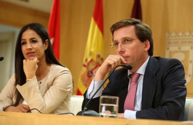 Imagen de archivo del alcalde de Madrid, José Luis Martínez-Almeida, y la vicealcaldesa de la capital, Begoña Villacís, en rueda de prensa