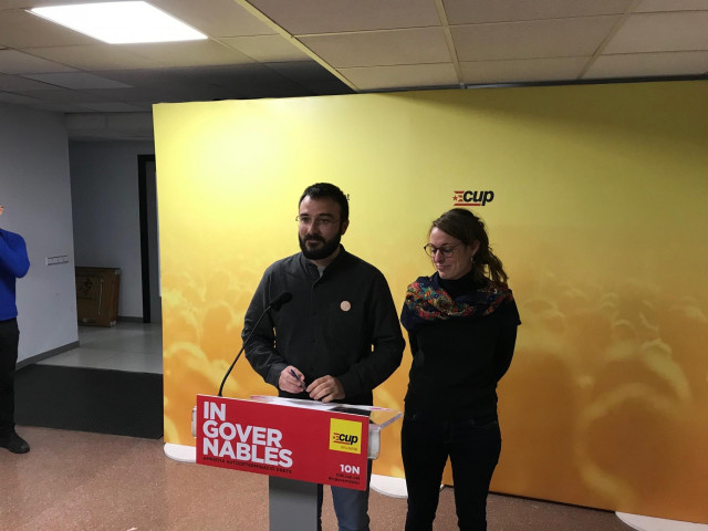 Los diputados electos de la CUP en el Congreso, Mireia Vehí y Albert Botran.