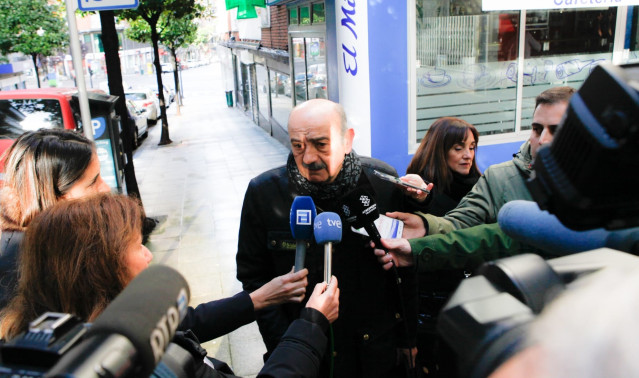 José  María Mazón, diputado nacional del PRC, realiza declaraciones tras reunirse en Oviedo con Adriana Lastra, portavoz del grupo socialista en el Congreso, para negociar el apoyo de los regionalistas a la investidura de Pedro Sánchez
