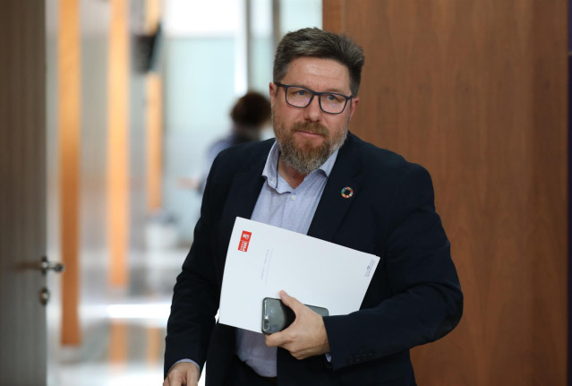El portavoz adjunto del Grupo Parlamentario Socialista, Rodrigo Sánchez Haro, en el Parlamento
