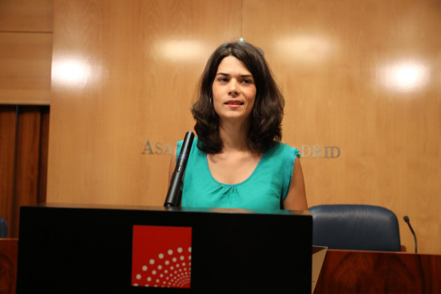 La portavoz de Unidas Podemos en la Asamblea de Madrid, Isa Serra, ofrece una rueda de prensa tras la reunión de la Junta de Portavoces de los Grupos Parlamentarios en la Asamblea de Madrid.