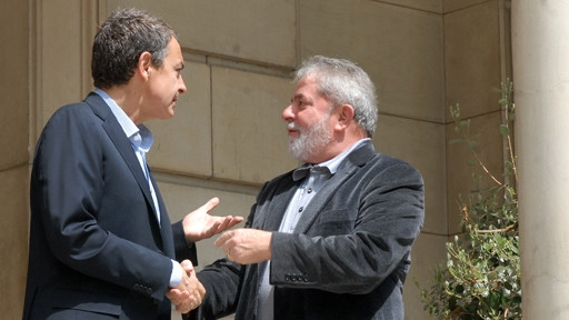 El presidente del Gobierno, José Luis Rodríguez Zapatero, y el ex presidente de Brasil Luiz Inácio Lula da Silva en 2011 reafirman su compromiso y voluntad de seguir manteniendo unas relaciones de cooperación y amistad 