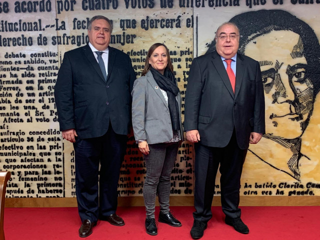 Los senadores vascos del PSE-EE Txema Oleaga, Julia Liberal y Tontxu Rodríguez