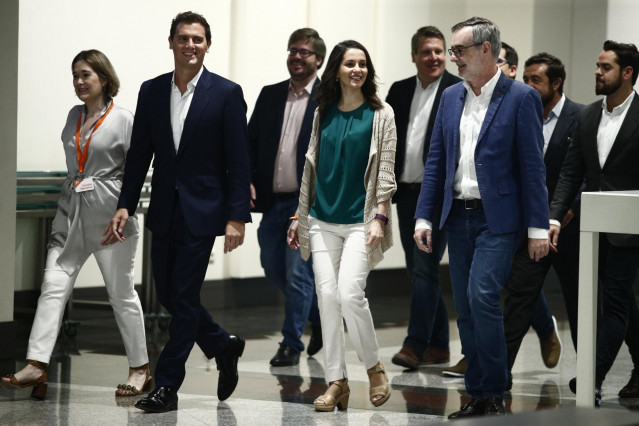 El expresidente de Ciudadanos Albert Rivera, la portavoz en el Congreso de los Diputados, Inés Arrimadas, y el secretario general del partido, José Manuel Villegas