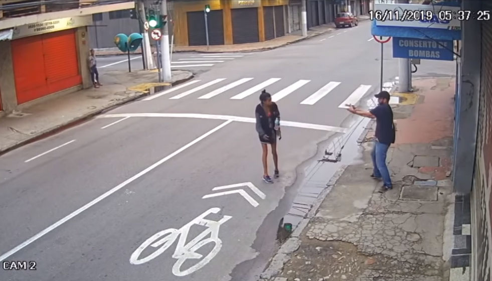 ​Una mujer sin hogar pide limosna y la matan a tiros en Brasil