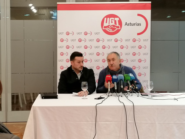 Javier Fernández Lanero y Pepe Álvarez en rueda de prensa.