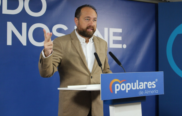 El portavoz de Economía, Empresas, Conocimiento y Universidades del Grupo Popular en el Parlamento andaluz, Ramón Herrera, este sábado