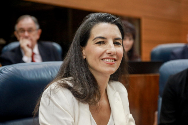 La portavoz de Vox en la Asamblea de Madrid, Rocío Monasterio, sentada en su escaño