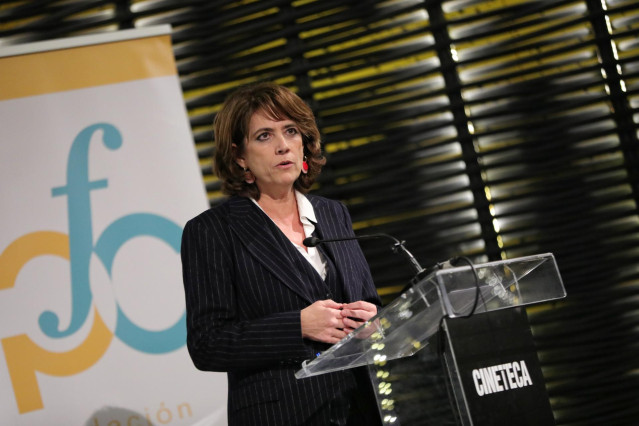 La ministra de Justicia en funciones, Dolores Delgado, interviene en la presentación de la campaña 'Cambia el marco. Nuevas miradas para una sociedad intercultural' impulsada por la Fundación Pluralismo y Democracia en el Matadero de Madrid, a 26 de novie