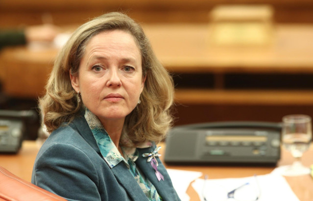 La ministra de Economía en funciones, Nadia Calviño, durante la reunión de la Diputación Permanente del Congreso