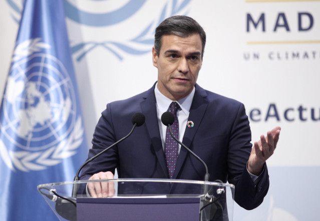El presidente del Gobierno en funciones, Pedro Sánchez ofrece una rueda de prensa durante la primera jornada de la Conferencia de Naciones Unidas sobre el Cambio Climático (COP25), en Madrid (España), a 2 de diciembre de 2019.
